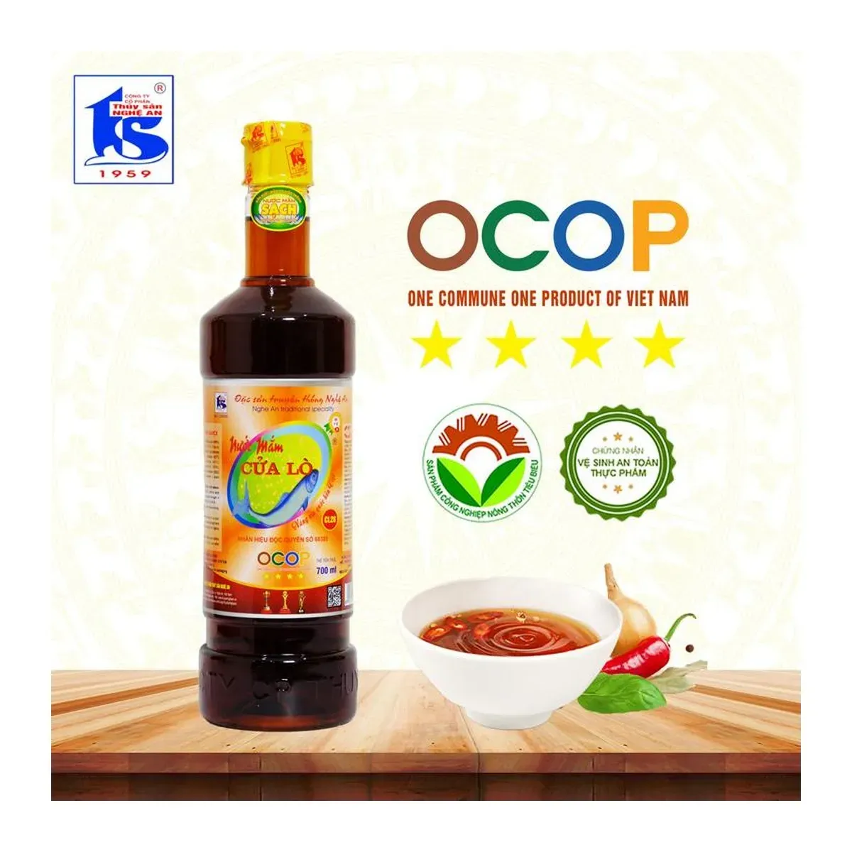 Cua Lo CL28 Traditional Anchovy Fish Sauce 700ml Bottle Nước Mắm Truyền Thống Cửa Lò CL28 Chai 700ml
